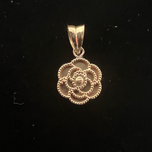 Elegant 14k Rose Gold Pendant - Picture 3 of 8